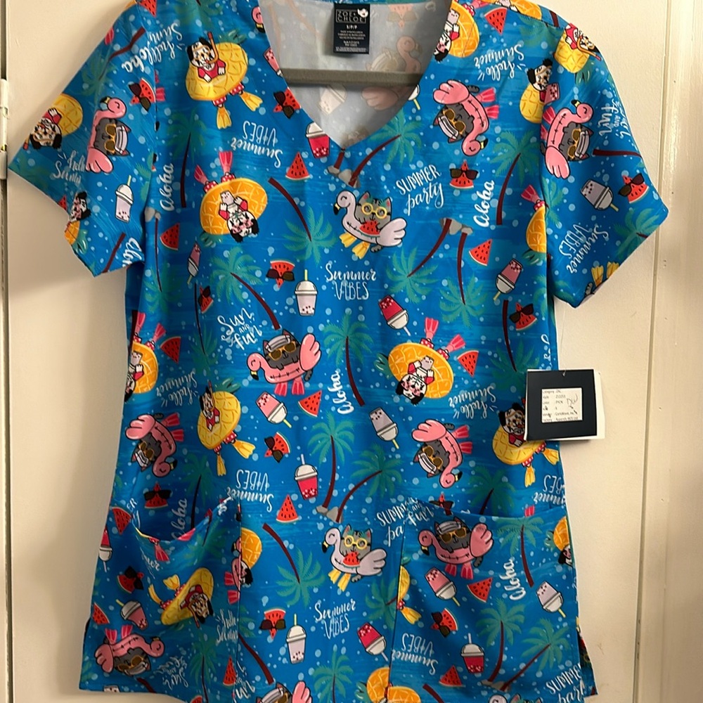Zoe + Chloe scrub top small